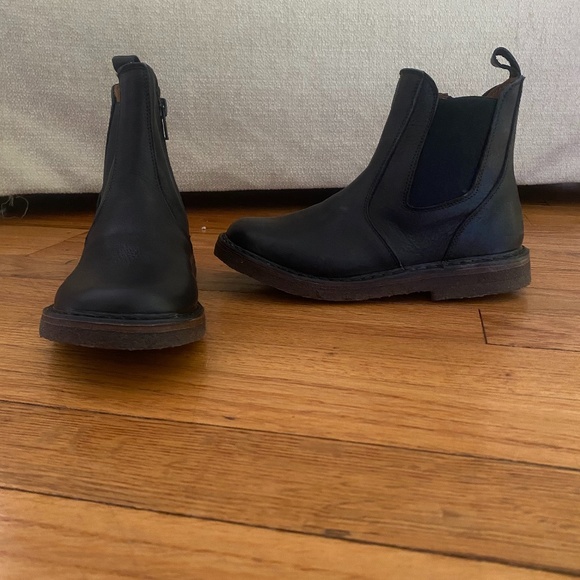 Boy's Brand New Leather Pepe Chelsea Boots size 31 - Picture 1 of 1
